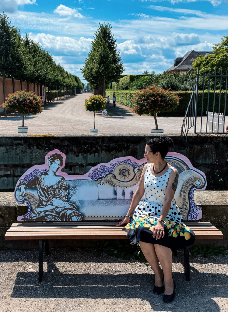 Stadtgeschichte entspannt erkunden; Motivbänke in Schwetzingen